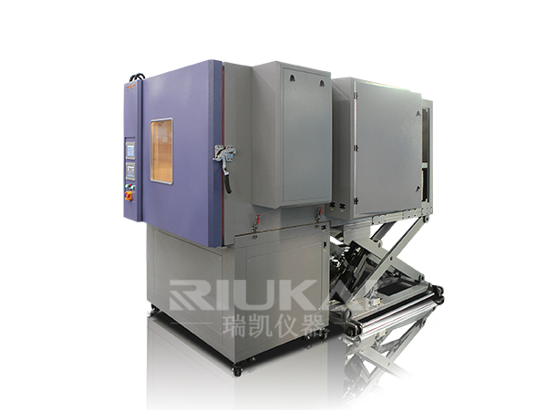 温湿度淋雨振动四综合<i style='color:red'>试验</i>箱